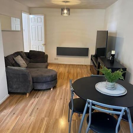 A Cozy Apartment In Barking Barking  Exterior photo